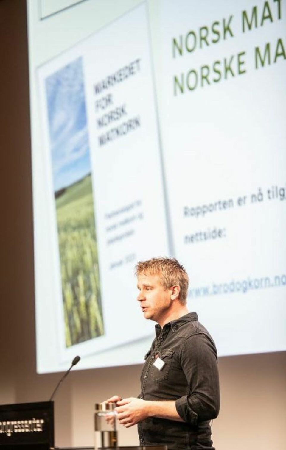 Amund Dønnum er prosjektleder for Matkornpartnerskapet, og presenterte hovedfunnene fra den nye rapporten under Kornkonferansen. 2023.