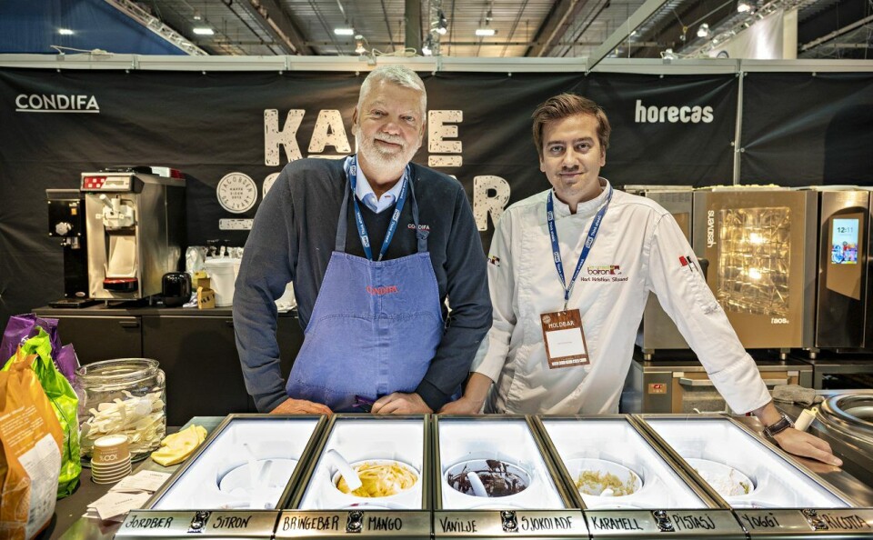Olaf Silsand (t.v.) og Karl Kristian Silsand fra Condifa på Umami 2023, der de hadde felles stand med Horecas.