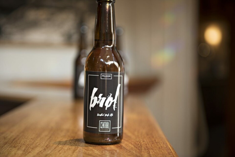 Ølet har fått navnet Brøl og er en Pale Ale som passer godt til pizza. Ølet har fått navnet Brøl og er en Pale Ale som passer godt til pizza.