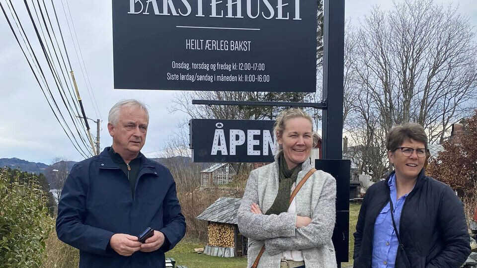 Helge Gjerdalen Holte (Bakeriet i Bagn), Trude Bergundhaugen (Baker Kristiansen) og Anne Gunn Viken (Ødegaarden Bakeri lot seg alle imponere over Bakstehuset på Ask.