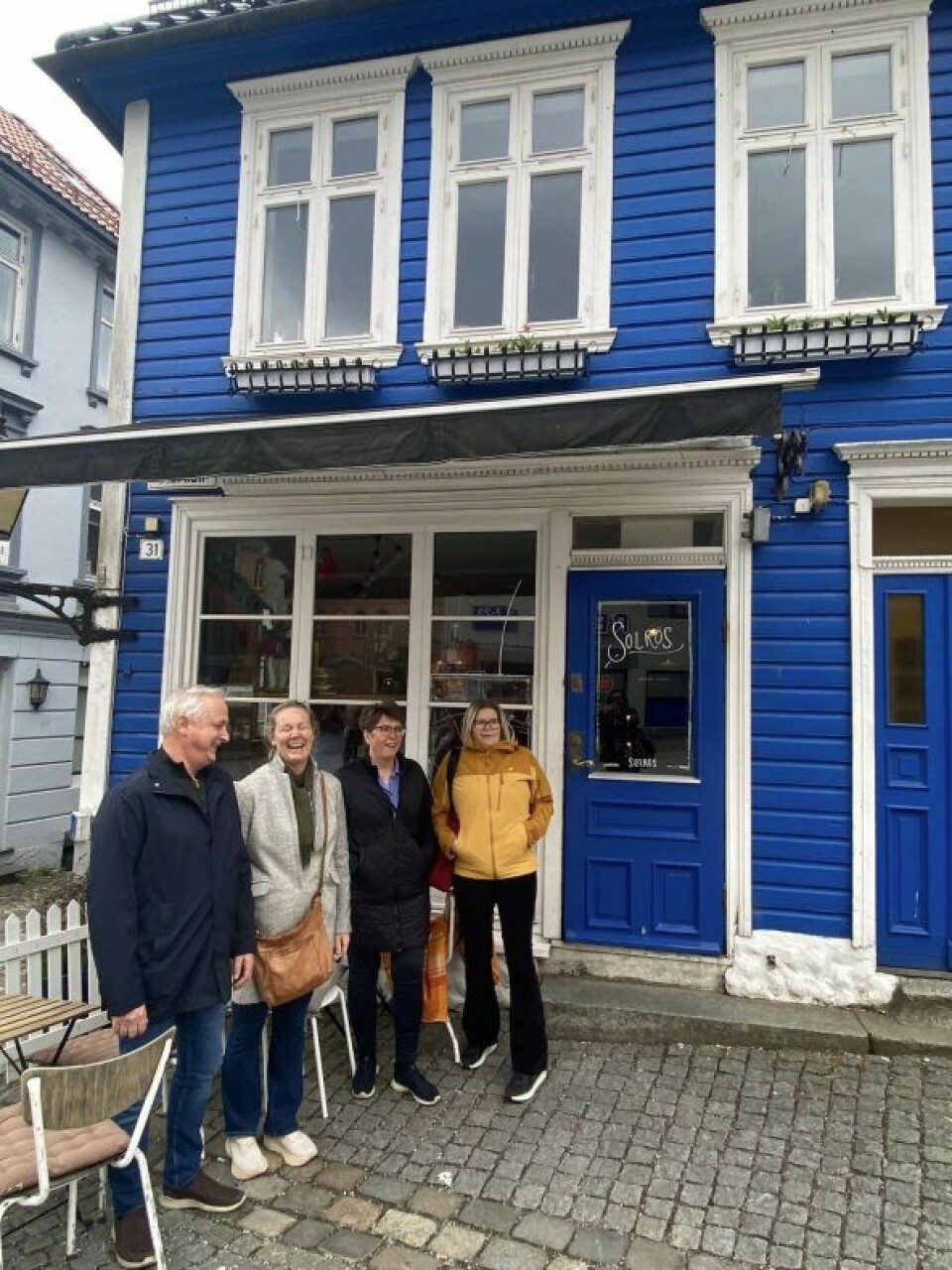 Solros stod også på besøkslista. Fra venstre Helge Gjerdalen Holte (Bakeriet i Bagn), Trude Bergundhaugen (Baker Kristiansen), Anne Gunn Viken (Ødegaarden Bakeri) og Anita Rud Rosenborg (Baker Kristiansen). Solros stod også på besøkslista. Fra venstre Helge Gjerdalen Holte (Bakeriet i Bagn), Trude Bergundhaugen (Baker Kristiansen), Anne Gunn Viken (Ødegaarden Bakeri) og Anita Rud Rosenborg (Baker Kristiansen).