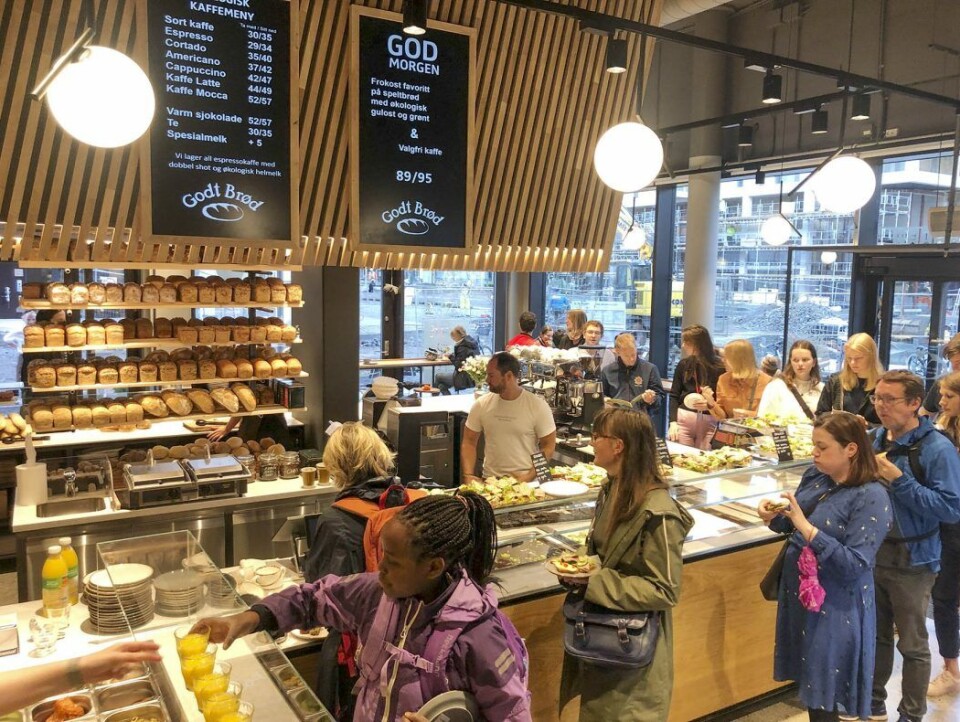 Godt Brød åpner bakerverksted nr. 21 i flotte omgivelser i Bjørvika, sentralt i Oslo. Godt Brød åpner bakerverksted nr. 21 i flotte omgivelser i Bjørvika, sentralt i Oslo.