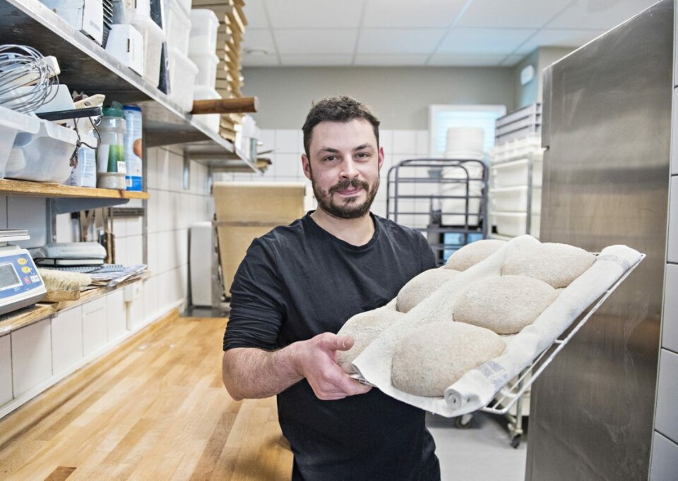 Manuel Chovin har lang erfaring fra håndverksbakerier i Norge før han startet opp sitt eget. Han er utdannet fra bakeskolen Compagnon du devoir du tour de France, og driver nå Boulangerie M.