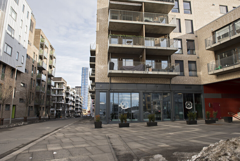 Ensjøbyen er ennå et stort byggeområde, men mange leiligheter er ferdige og folk har flyttet inn. I 2030 skal det være bygget 7000 nye leiligheter her.