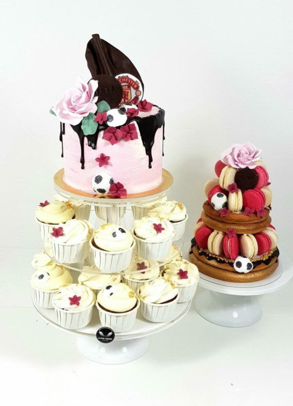 Konfirmasjonskaker med fotballtema fra Flying Cakery. Konfirmasjonskaker med fotballtema fra Flying Cakery.