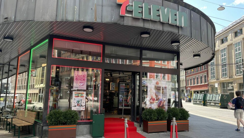 7-Eleven gjenåpnet med rød løper og nytt konsept lørdag 24. juni. 7-Eleven gjenåpnet med rød løper og nytt konsept lørdag 24. juni.