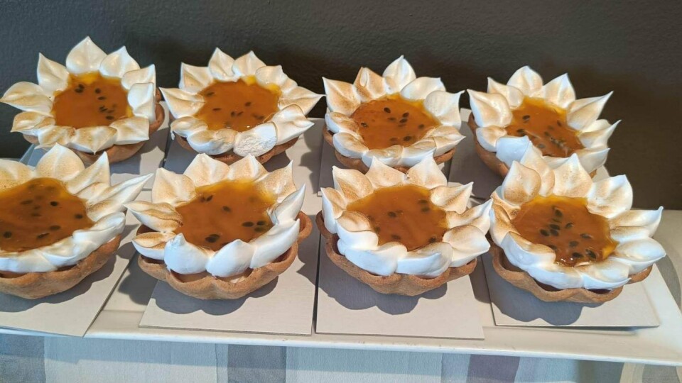 Sitronterte med pasjonsfrukt. Sitronterte med pasjonsfrukt.