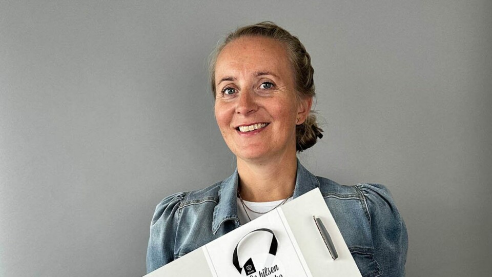 Produktsjef i Bako, Eva Harlem, med en av de nye kakeeskene i standardserien.