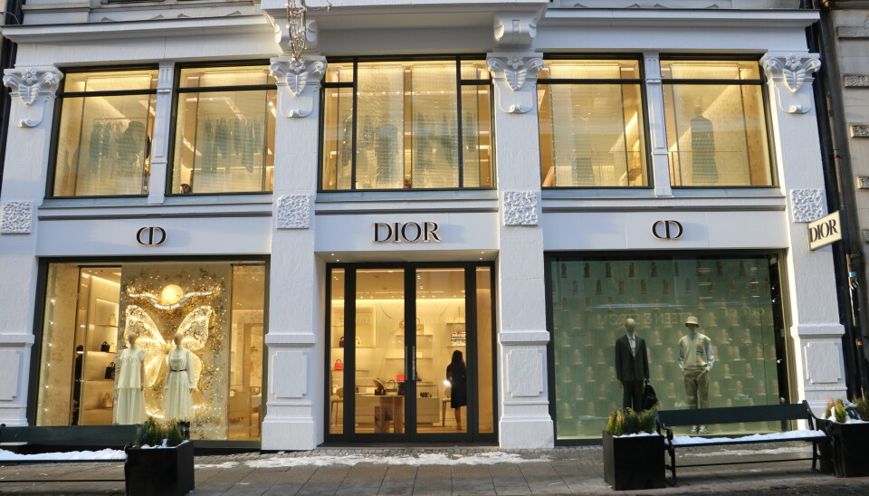 Den eksklusive Dior-butikken i Oslo ligger i Nedre Slottsgate 13, kun et lite steinkast fra konditoriet Mendel's.