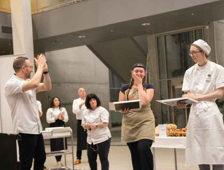 Gledestårer hos Mari Elise Skreå fra Sirkus Renaa da hun ble utropt som vinner av bakerkonkurransen i Rogalandsmesterskapet 2024. Nå er det klart for en ny konkurranse.