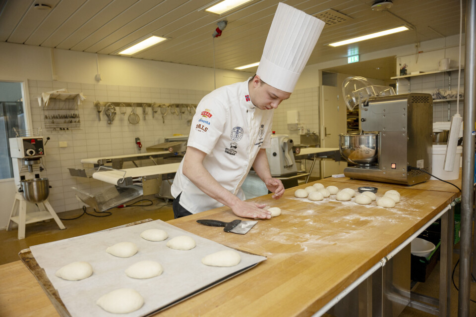 Ludvig Myhre Andersen (27) kom på tredjeplass i NM Årets Baker 2024. Til daglig jobber han som bakerileder ved Café Plenum i Asker.