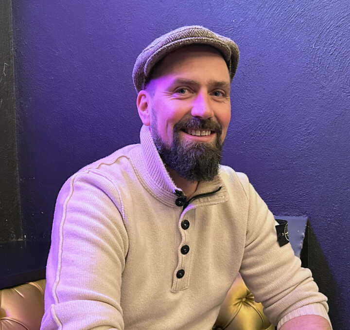 Roger Waagan Flemsæterhaug (41) er utdannet forskalingssnekker og betongarbeider. Nå er bakerlærling.