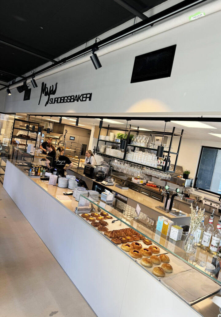 Majas Surdeigsbakeri i Larvik har blitt godt mottatt.