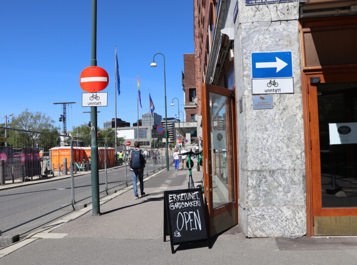 Tordenskiolds gate 12 ligger ved Rådhusplassen sentralt i Oslo. På åpningsdagen 21. juni var området delvis sperret av for den årlige VG-lista Topp 40-konserten.
