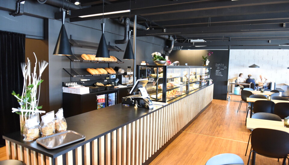 Bud Bakeri Konditori investerte stort i et nytt nysalg i kommunesenteret Elnesvågen for noen år siden.