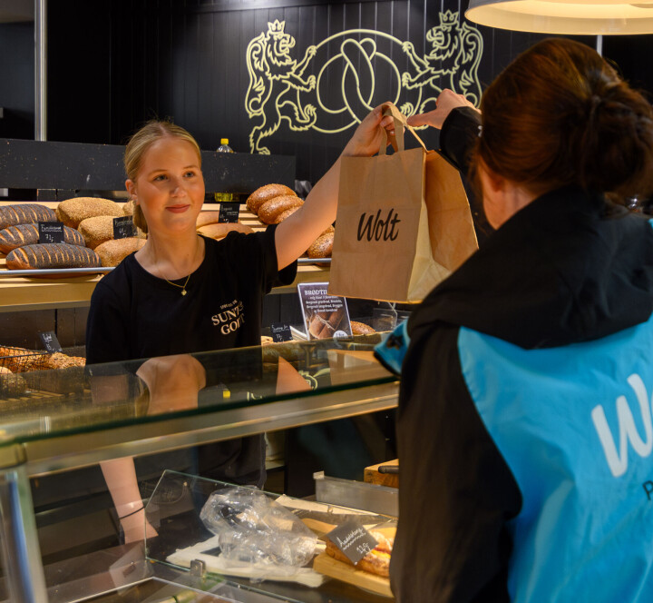 Wolt leverer: Nå kan bergensere nyte ferske bakervarer fra Baker Brun uten å måtte gå utenfor døren. Baker Brun og Wolt. Levering av bakervarer.