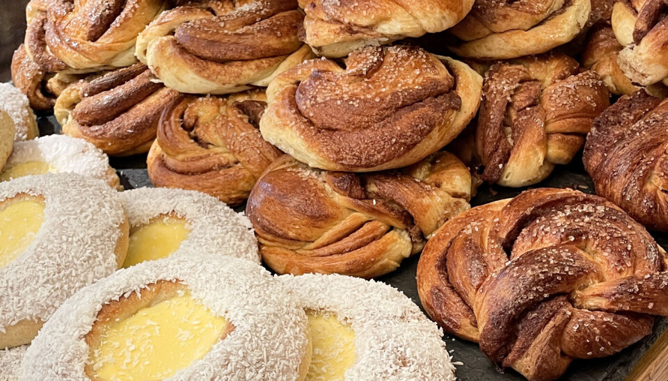 – Vi baker helt vanlig og tradisjonell gjærbakst med oppskrifter som vi har fått av familie og venner, forteller daglig leder ved Heidal Ysteri, Hege Krukhaug. Skolebrød og kanelboller fra Heidal Ysteri