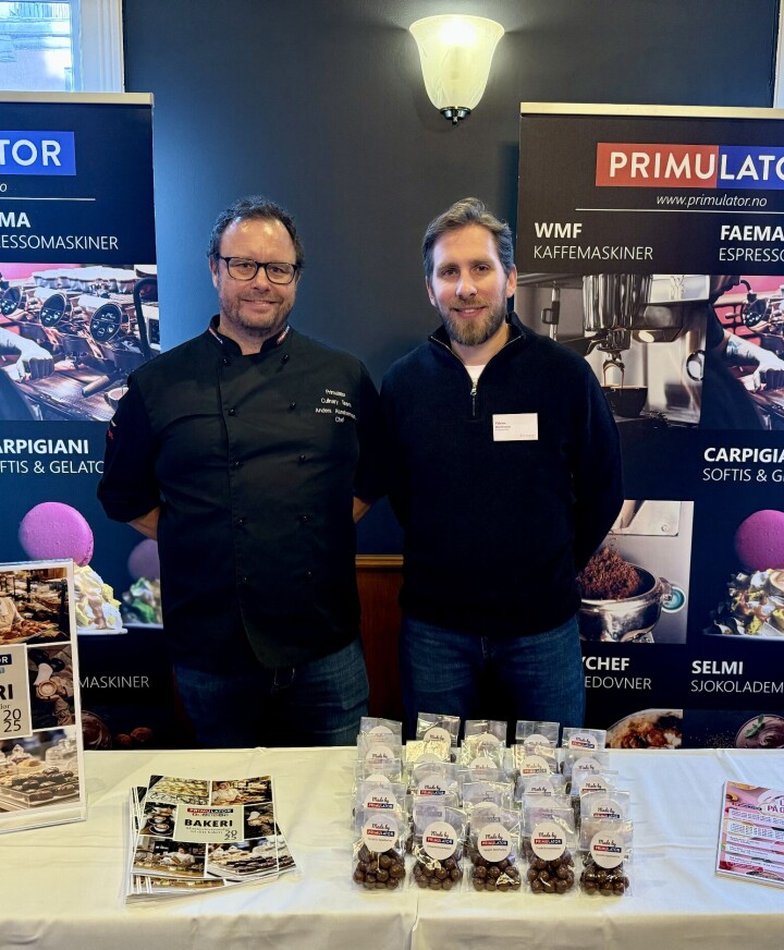 Gelato-utstyr: Anders Abrahamsen (t.v.) og Fabian Martinsen fra Primulator fortalte at veldig mange svenske bakerier og konditorier lager sin egen gelato, og at interessen er økende her i landet også.