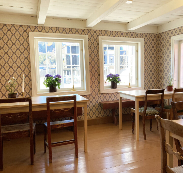 De gamle bygningene fremstår i fordums prakt.