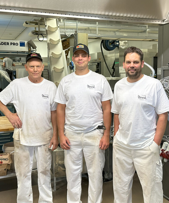 Med yngstemann på plass som lærling er det nå tre generasjoner Knut i bakeriet.