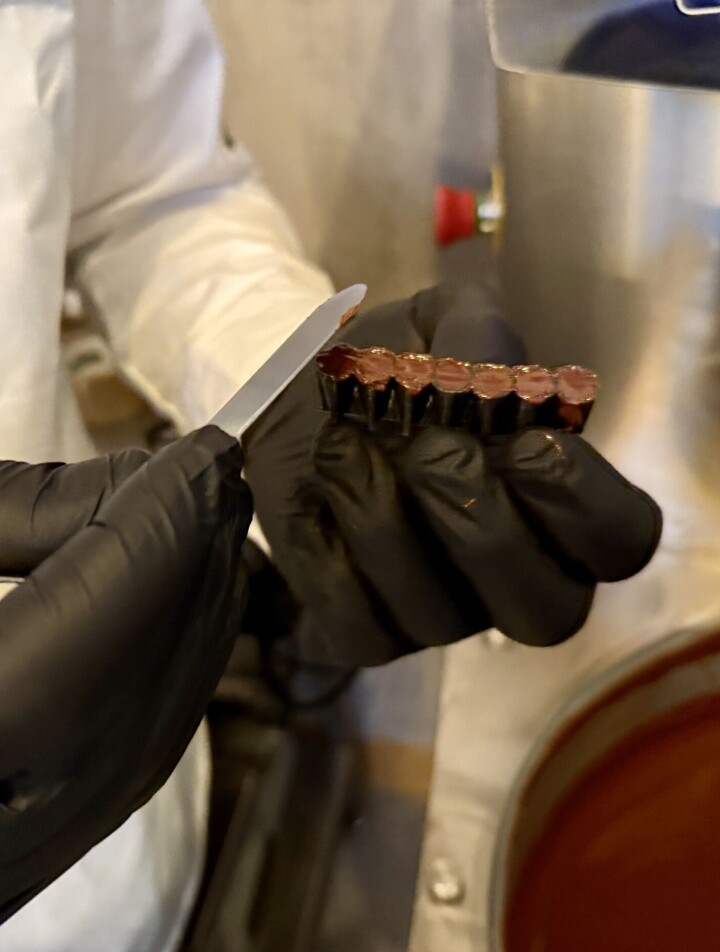 Pascal Monet vil ikke avsløre hva han skal lage, men forteller at han har latt seg inspirere av spill og leker som han selv likte da han var barn. Pascal Monet trener til den nordiske finalen i World Chocolate Masters.