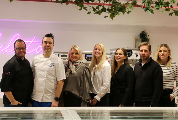 KLARE FOR NM I ISKREM: Fra venstre Anders Abrahamsen (Primulator), Bernhard Azinger (Tine), Gro Jacobsen (Bako), Anniken Volckmar (Tine), Sofie Krogstadmo Foss (Bako), Fabian Martinsen (Primulator) og Jenny Pedersen (Primulator).