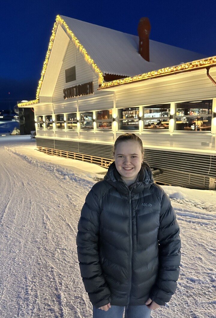 Ada Agathe Leinan Johannessen har snart hatt to års læretid på restauranten Stationen i Longyearbyen. Den andre delen av læretiden tar hun på Fløyen i Bergen.