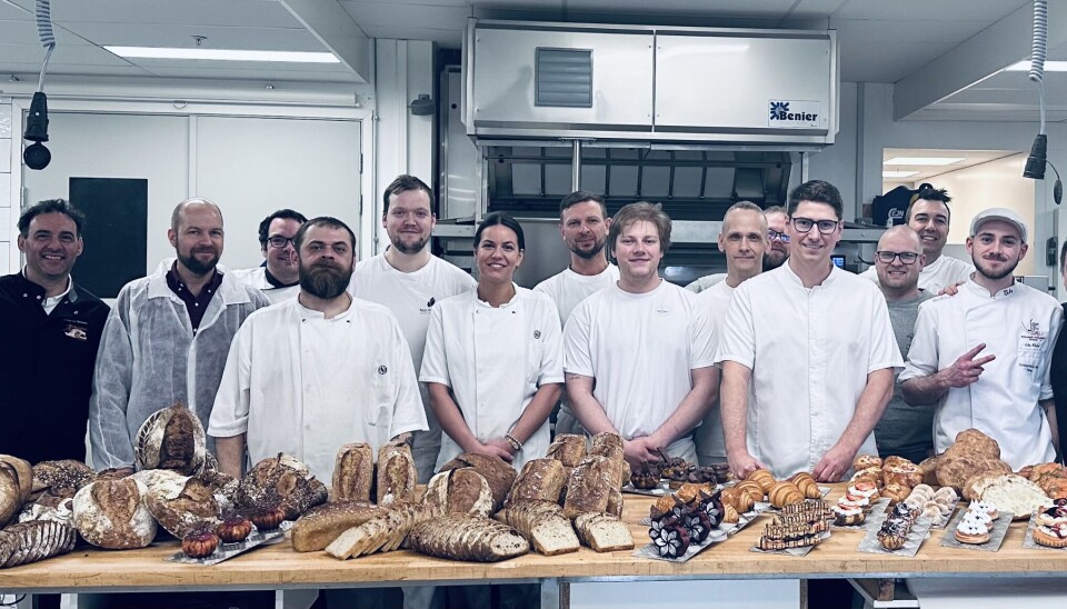 Ni bakere fra seks ulike norske bakerier var på kurs med Ambassadeurs du pain Norway 7. og 8. mars i Idun Kompetansesenter. Det resulterte i store mengder med brød, søtbakst og wienerbakst.