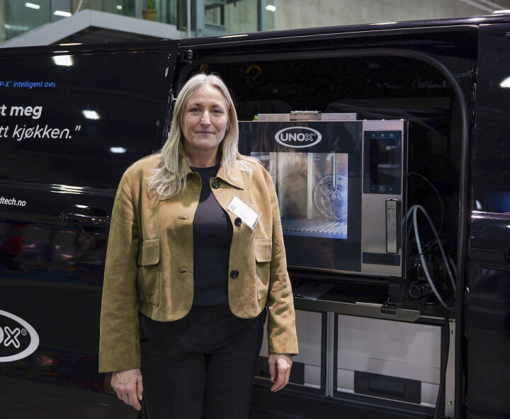 Iren Fagerhøi, salgssjef i Foodtech, viste frem Unox ovner på Umami 2025.