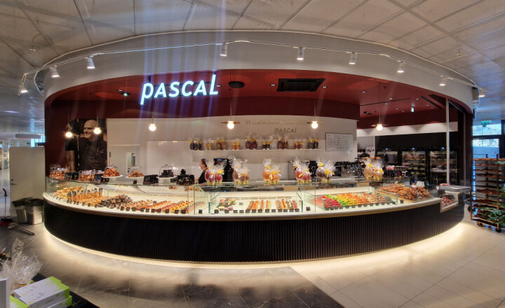 Det nye utsalget til Pascal like før åpningen der produktene ble revet unna i rekordfart.