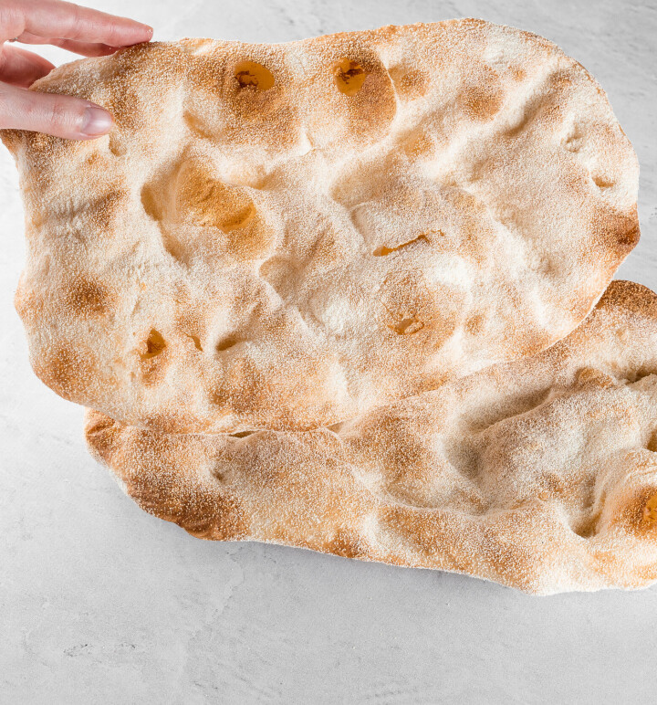 Nordmenn har fått øynene opp for pinsa, som er en mellomting mellom pizza og focaccia.