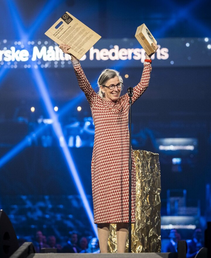 Generalsekretær Cesilie Aurbakken mottok hedersprisen på vegne av Norges Bygdekvinnelag.