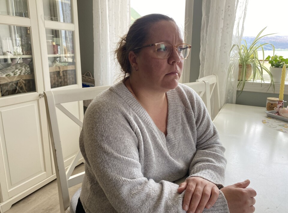 Camille Hagen Strand har daglige plager som følge av tyggeskaden hun fikk i fjor sommer.