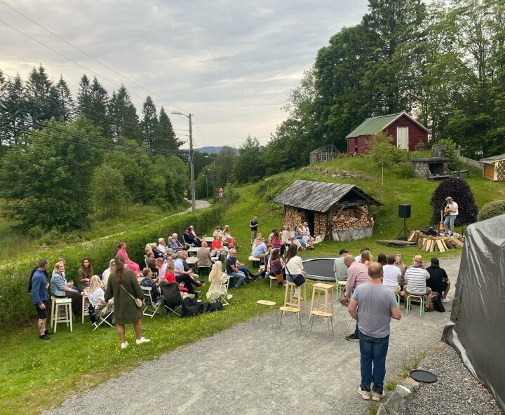 Uteområdet ved Bakstehuset på Ask trues av ny vei og busstopp