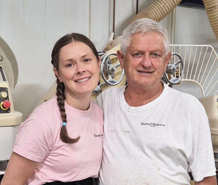 Dagny Irene Tonstad har tatt over driften av bakeriet fra sin far Svein Sturla Tonstad.