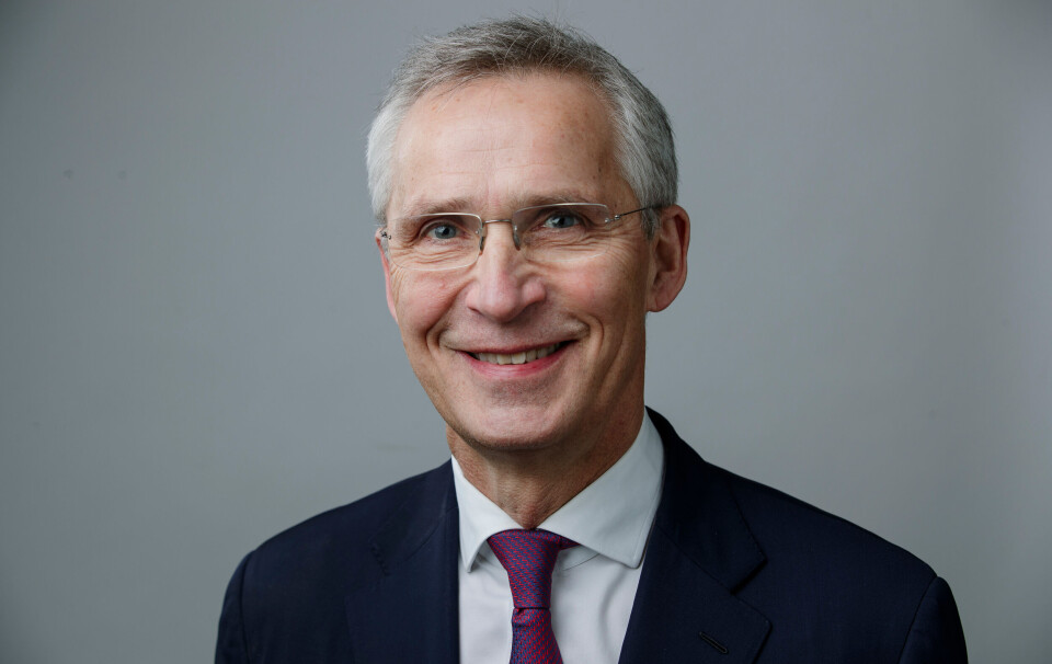 Finansminister Jens Stoltenberg (Ap) har svart på spørsmål om sukkeravgiften.