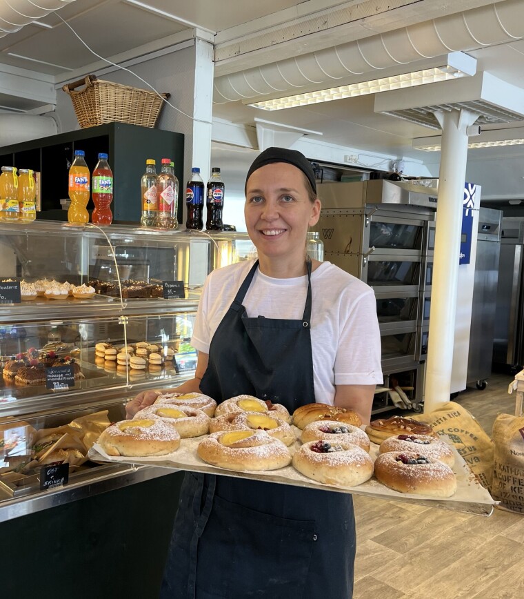Caroline Mo Vik har byttet jobb. Nå er hun baker og medeier i et nytt håndverksbakeri i Norheimsund.