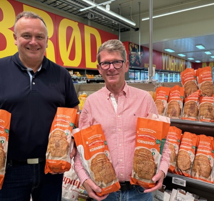 Driftsdirektør Kjell Vidar Jensen (til venstre) i Bakehuset Nord-Norge og salgsdirektør bakeri Rolf Ulevik i Norgesmøllene er spent på mottakelsen av det nye brødet.