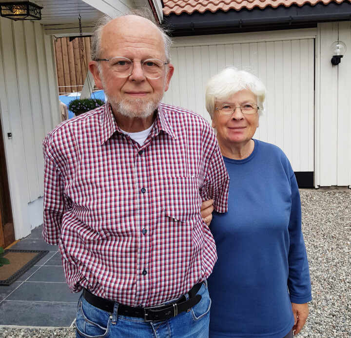 Hans Helge Raae Olsen og hans kone Berit. Bildet er tatt i 2021.