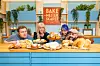 Juryen: P3morgen-programleder Jonas Bergløv, sammen med programleder Julie Strømsvåg, dommer Marthe Kilen og André Løvaas fra Bakemesterskapet utgjorde juryen i kåringen av Norges beste bolle.