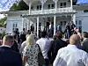 Markedssjef Joachim Raanaas ønsker gjestene velkommen til Pals' 90-årsfeiring på Søndre Bondi Gård i Asker torsdag 3. september.