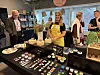 Tina Iversen er ny produktsjef for kakepynt i Bako. På idémessen var hun opptatt av å vise frem bredden i sortimentet.