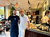 Tobias Tronstad Werner (t.v.) er daglig leder for Åpent Bakeri Øvre Foss, hvor planen er å ha både en baker og en kokk på huset. Foreløpig er det kvalitets- og produktutviklingssjef André Løvaas som står bak mye av bakingen i det nye utsalget.